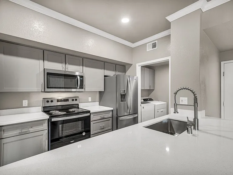 Oak Brook Apartments — Photo 20