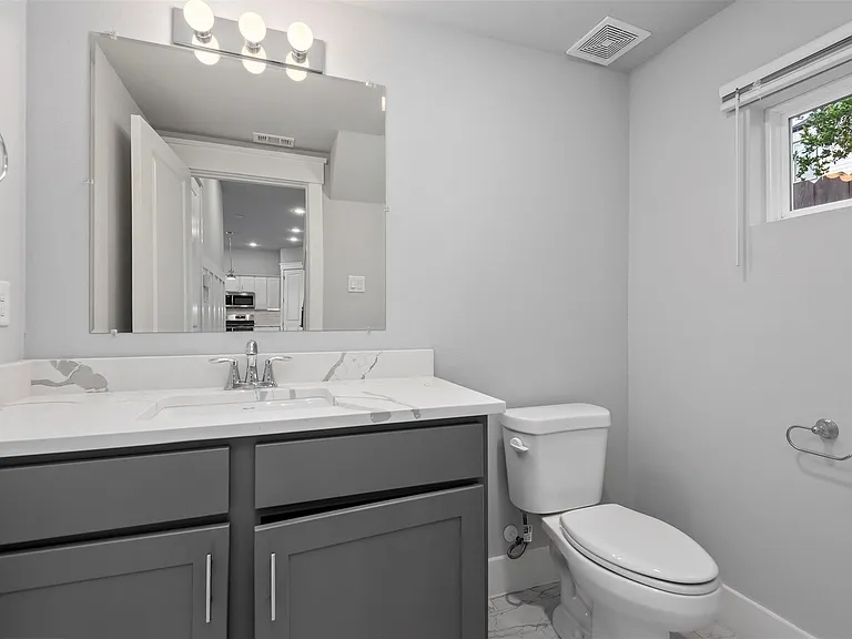 909 Oak St #C — Photo 30