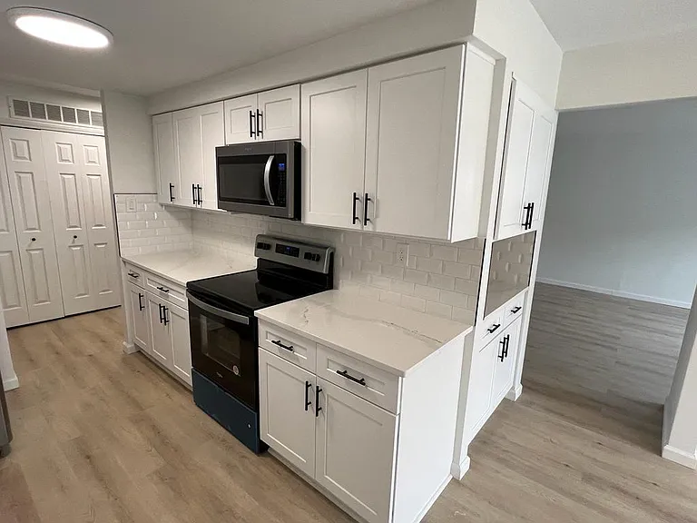 246 Fir Tree Ct — Photo 2