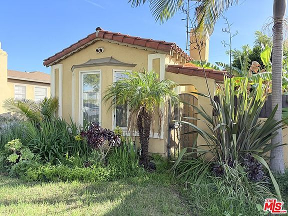 2nd image of 3016 W 83rd St