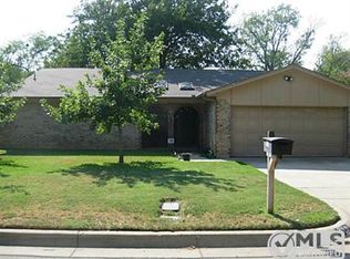 710 Del Mar Ln, Arlington, TX 76012