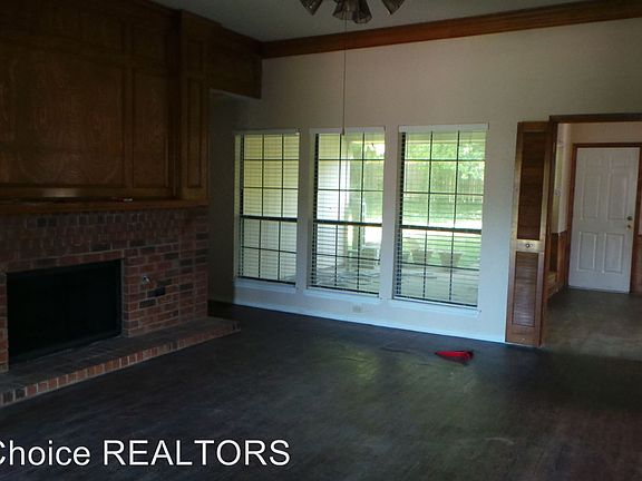 3rd image of 4016 Emerson Dr
