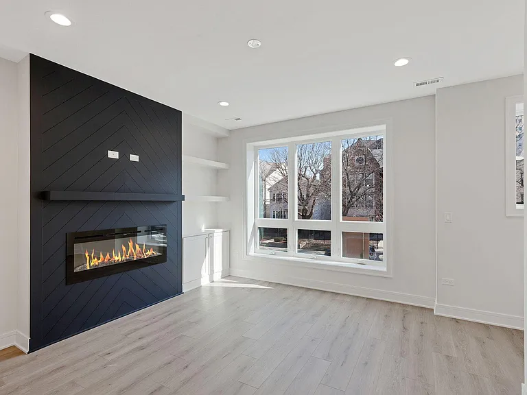 4224 S Langley Ave #2 — Photo 7