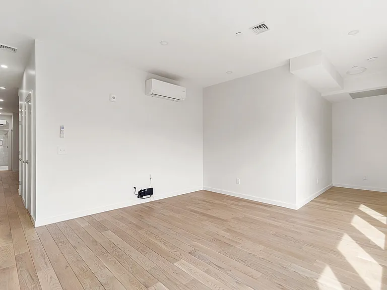 71 Richmond St #5 — Photo 4