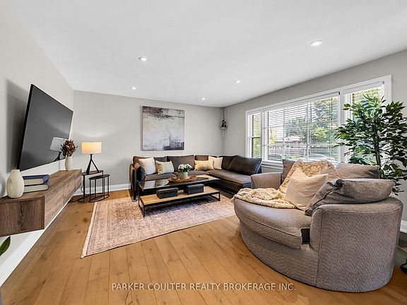 4th image of 7 Oakley Park Sq
