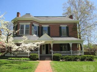 912 N 7th St, Burlington, IA 52601