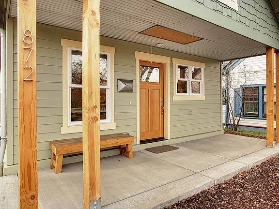 4th image of 872 Siskiyou Blvd