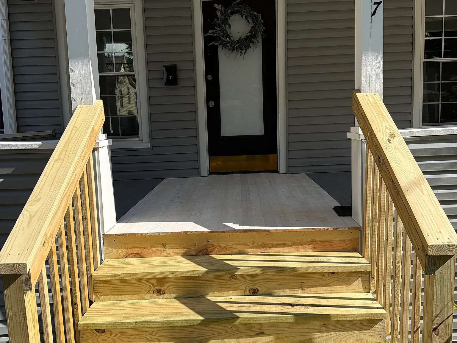 947 Jefferson Ave — Photo 4