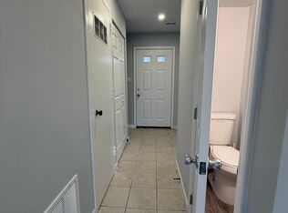 238 N Stevenson Sq, Alexandria, VA 22304