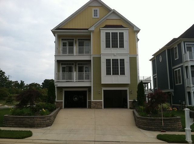 1st image of 308 Marina Ave