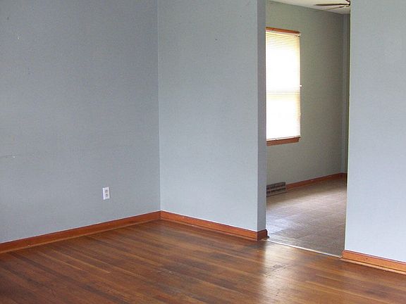 5th image of 817 2nd St