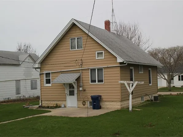 958 Cherry St, Ocheyedan, IA 51354