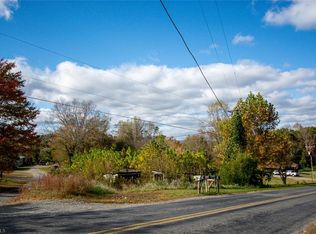 200 Old Buck Shoals Rd, Mount Airy, NC 27030