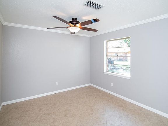 4th image of 3333 Valley View Dr