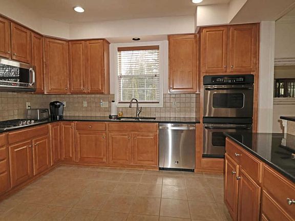 3rd image of 8037 Griswold Dr