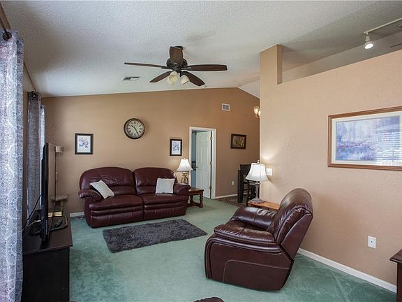 4th image of 5812 Driftwood Dr