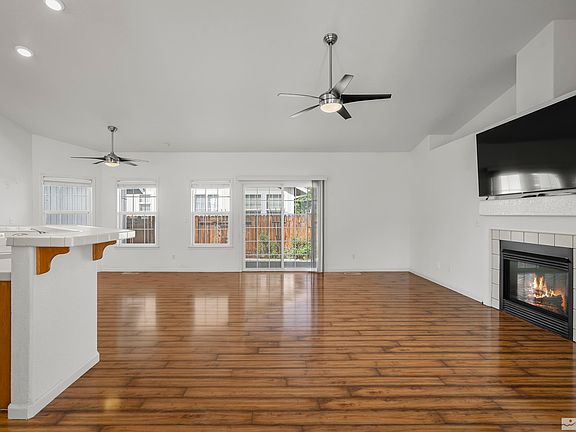 4th image of 4018 Southpointe Dr