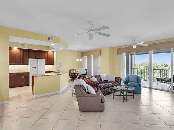 3rd image of 269 Vintage Bay Dr #C-11
