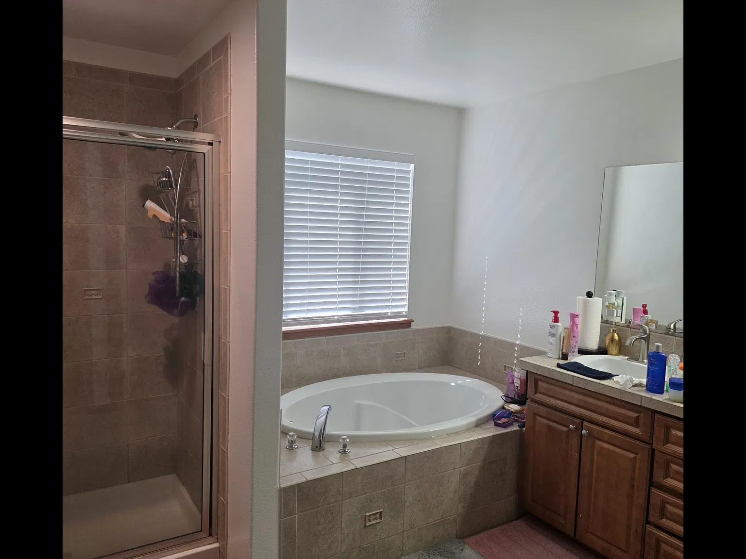 5 bed, 2.5 bath, 2575 sqft, $3,700 — Photo 4