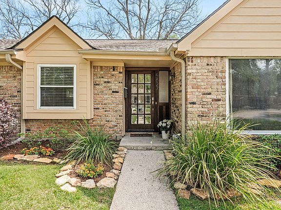 3rd image of 5827 Rutherglenn Dr