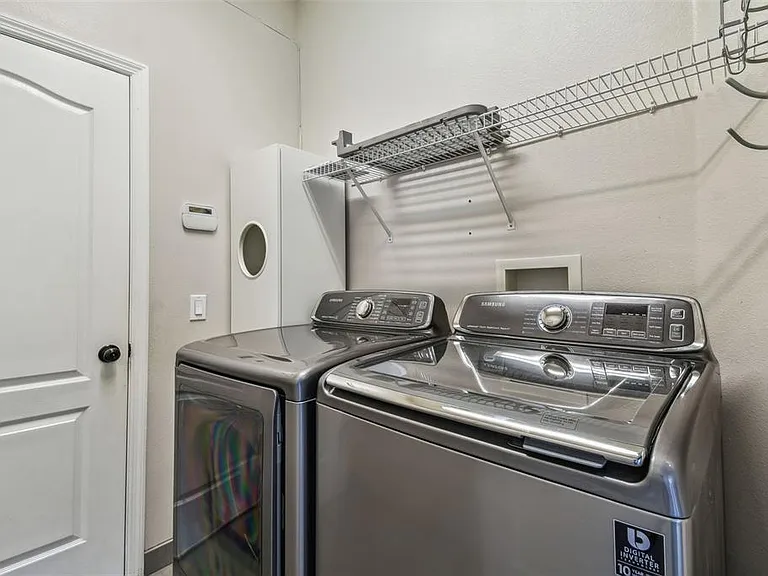 8208 Pinewood Run Ct — Photo 41