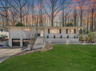 1789 Old Creek Trl, Vestavia Hills, AL 35216
