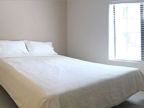 5th image of 2111 Hussium Hills St Unit 106