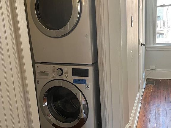 5th image of 722 G St NE