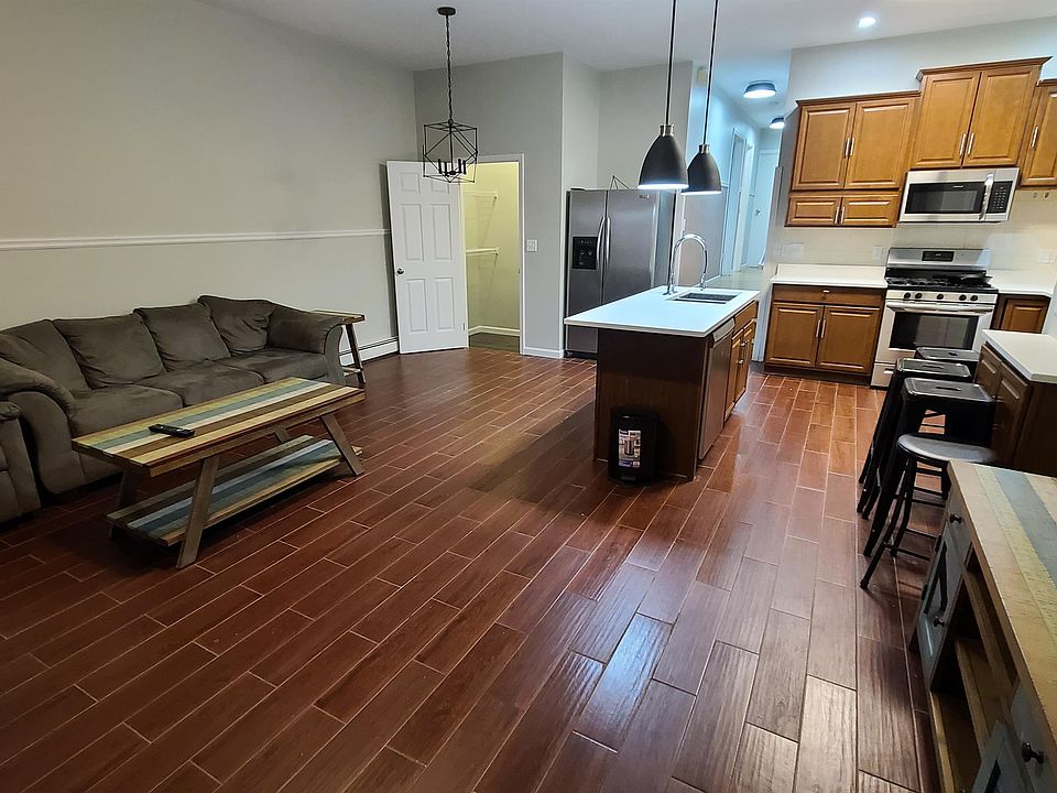 1st image of 136 9th St #14699634