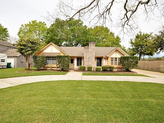 2nd image of 3408 E Circle Dr