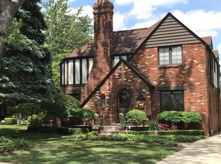 2747 Manchester Rd, Birmingham, MI 48009