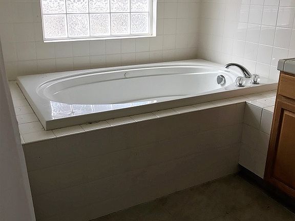 Garden Tub