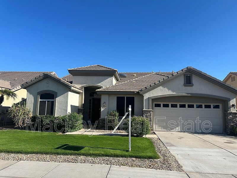 1st image of 1381 W Mulberry Dr