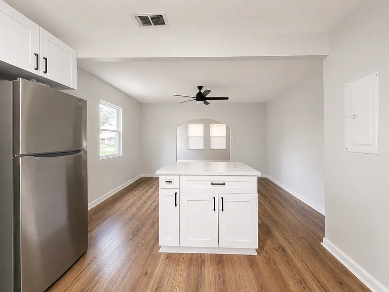3348 Commonwealth Ave — Photo 12