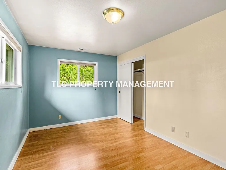 2199 Devos St — Photo 16