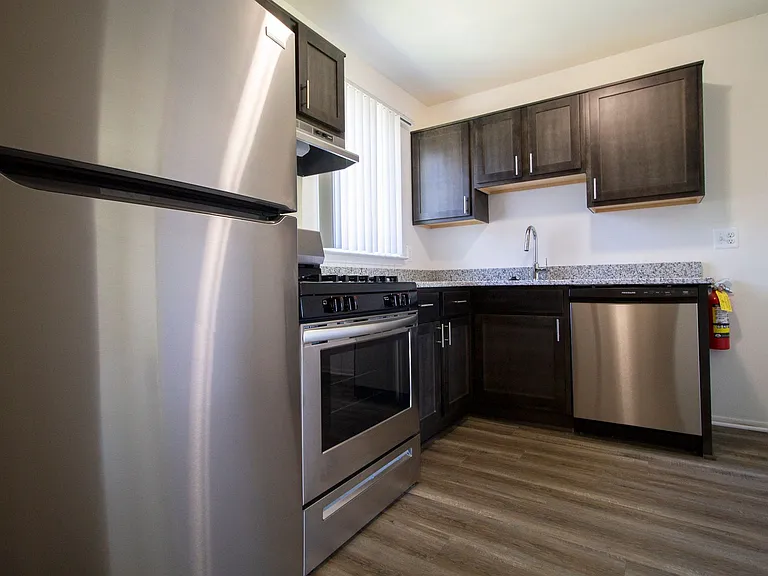 Meadowood Townhomes — Photo 9