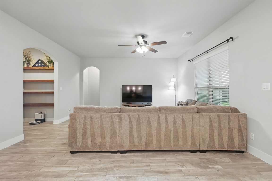 next background image