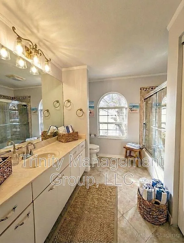 3 bed, 2.0 bath, 2258 sqft, $2,449 — Photo 4