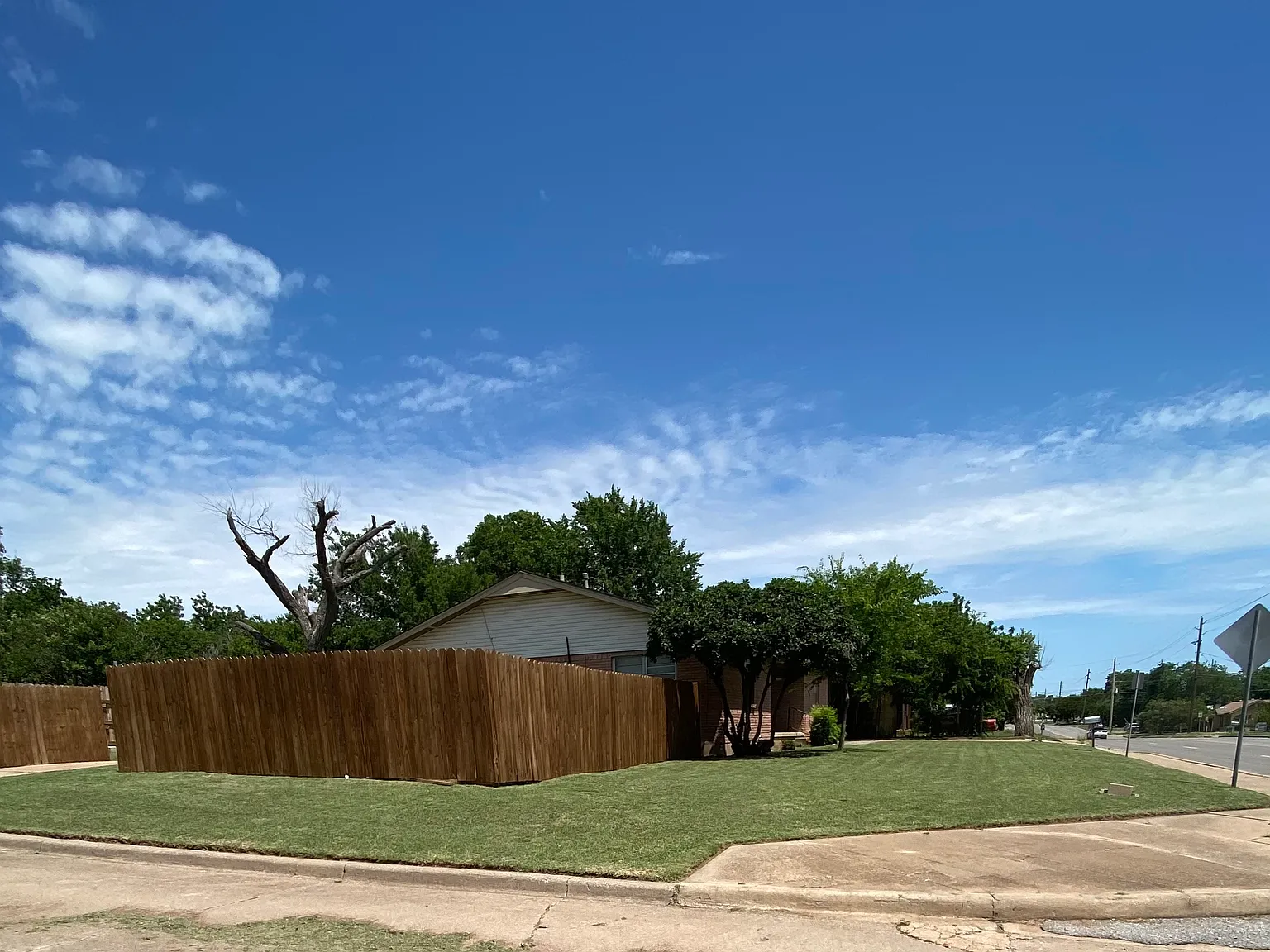 4 bed, 2200 sqft, $1,595 — Photo 4