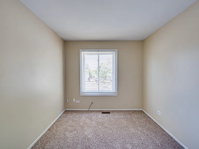 1320 Andover Dr — Photo 10
