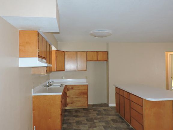 5th image of 3934 Redwood St