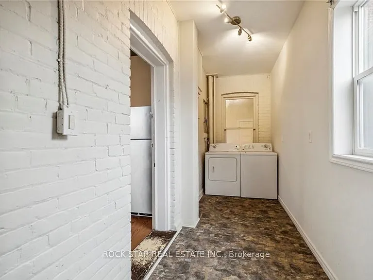 51 Smith Ave #MAIN — Photo 3