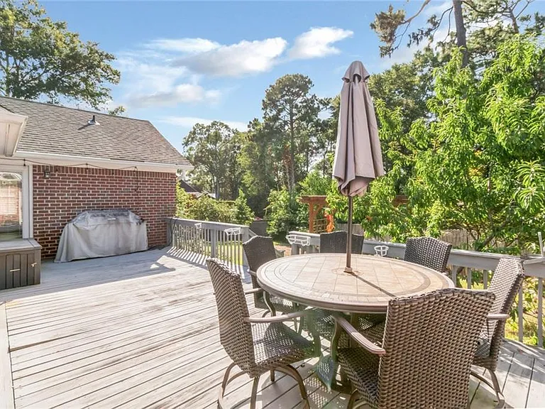 7490 Quency Dr — Photo 42