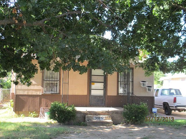 2nd image of 1308 SW 35th St