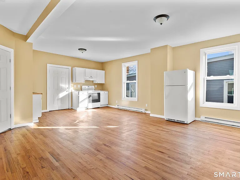 691 S Main St #3 — Photo 1