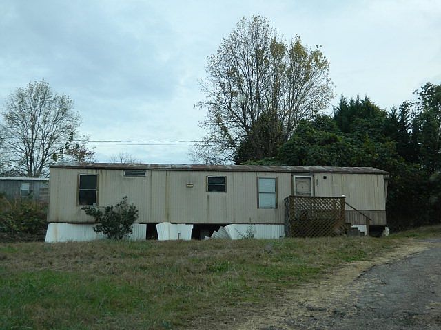 2nd image of 712 Elkin Hwy 268