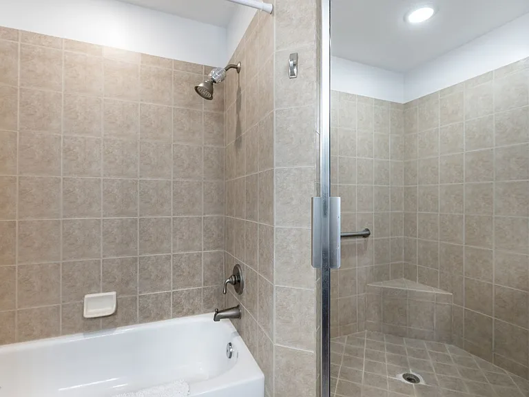 5116 Melbourne St #B-303 — Photo 30