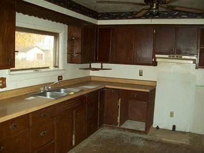 2nd image of 384 N 7th St