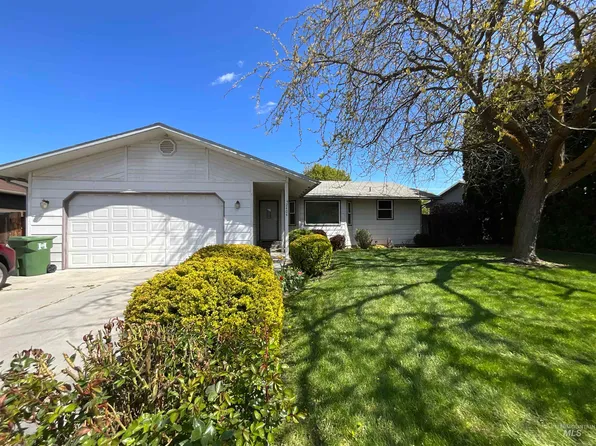 2404 Golden Ave, Fruitland, ID 83619