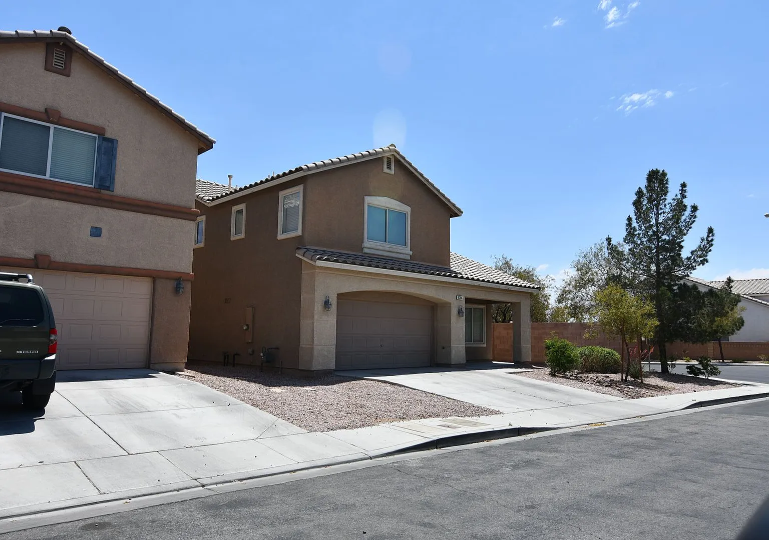 4-Bedroom Corner-Lot Home with Vaulted Ceilings and a Huge Backyard — Photo 2